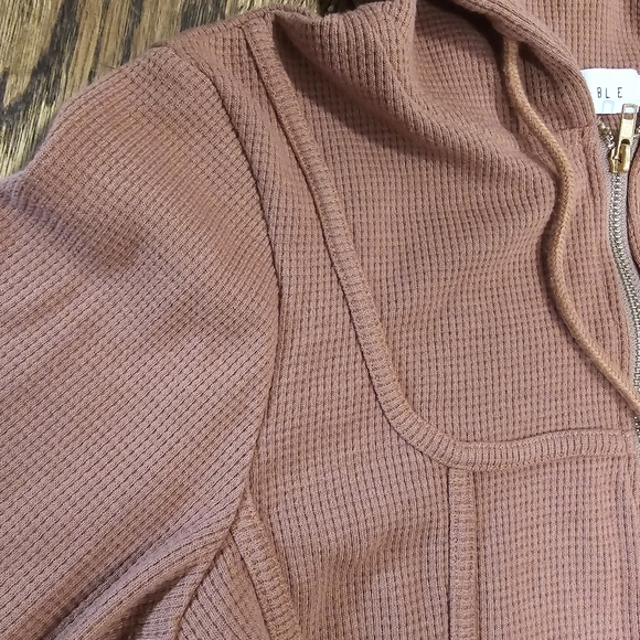 MABLE Women's Corset Cropped Waffle Knit Hoodie - Picture 3 of 6